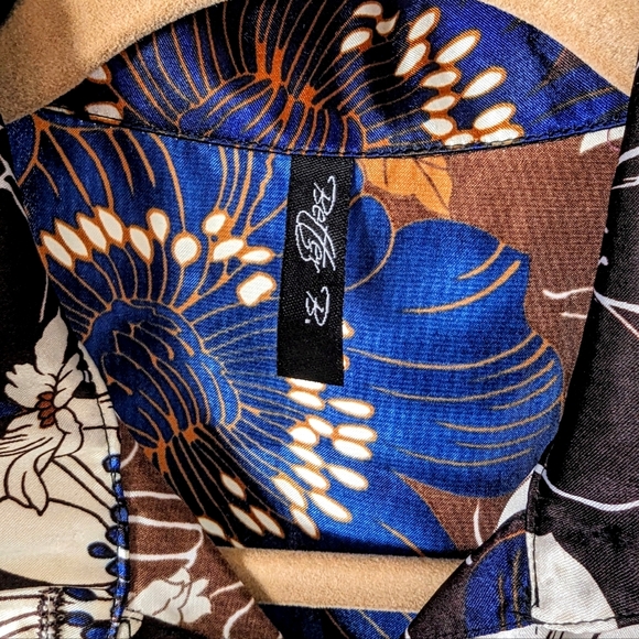 Unworn Vintage Floral Button Up Dress - Picture 5 of 5